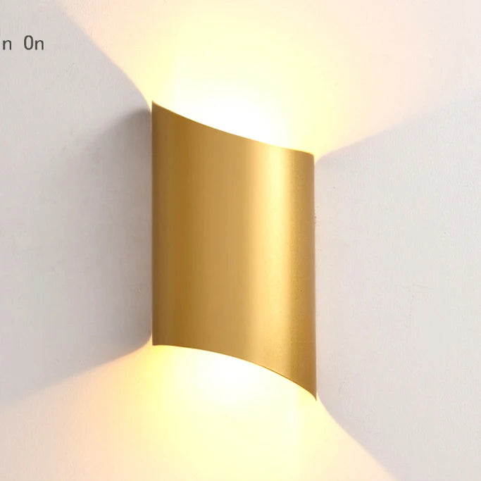 Curved Aluminium Wall Lamp