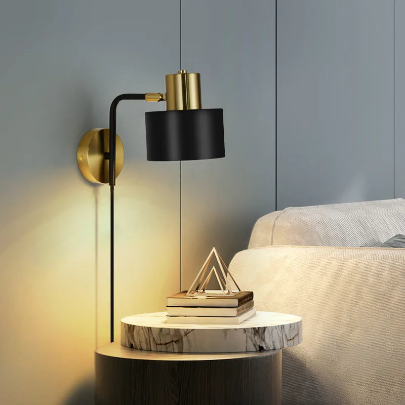 Wall Lamp With Adjustable Head