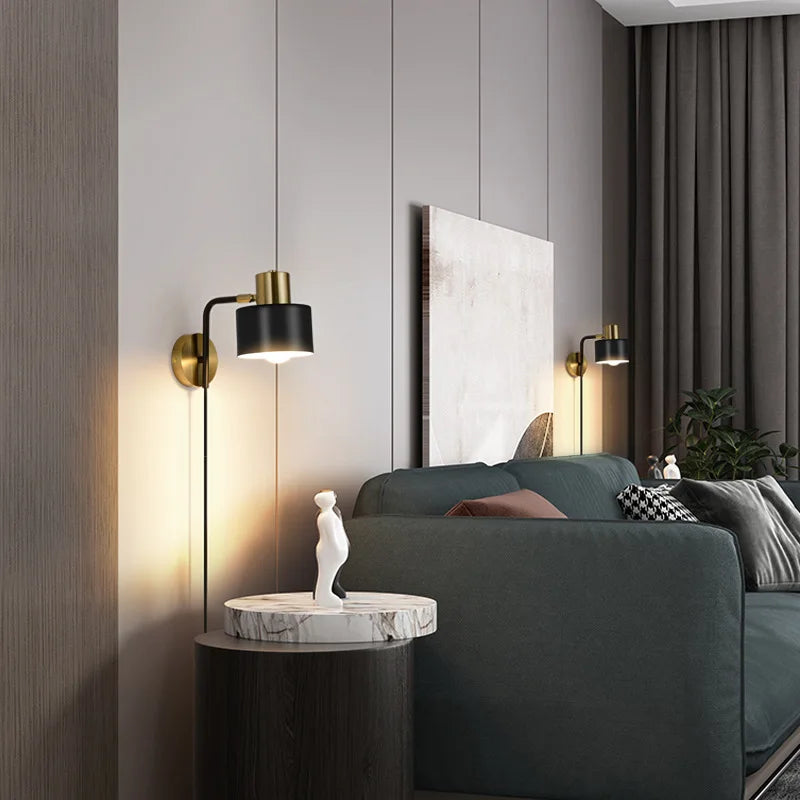 Wall Lamp With Adjustable Head